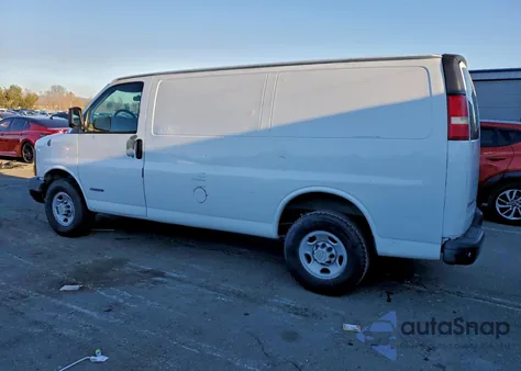 2005 Chevrolet Express G2500 из США, поврежденный, VIN 1GCGG25V651237443